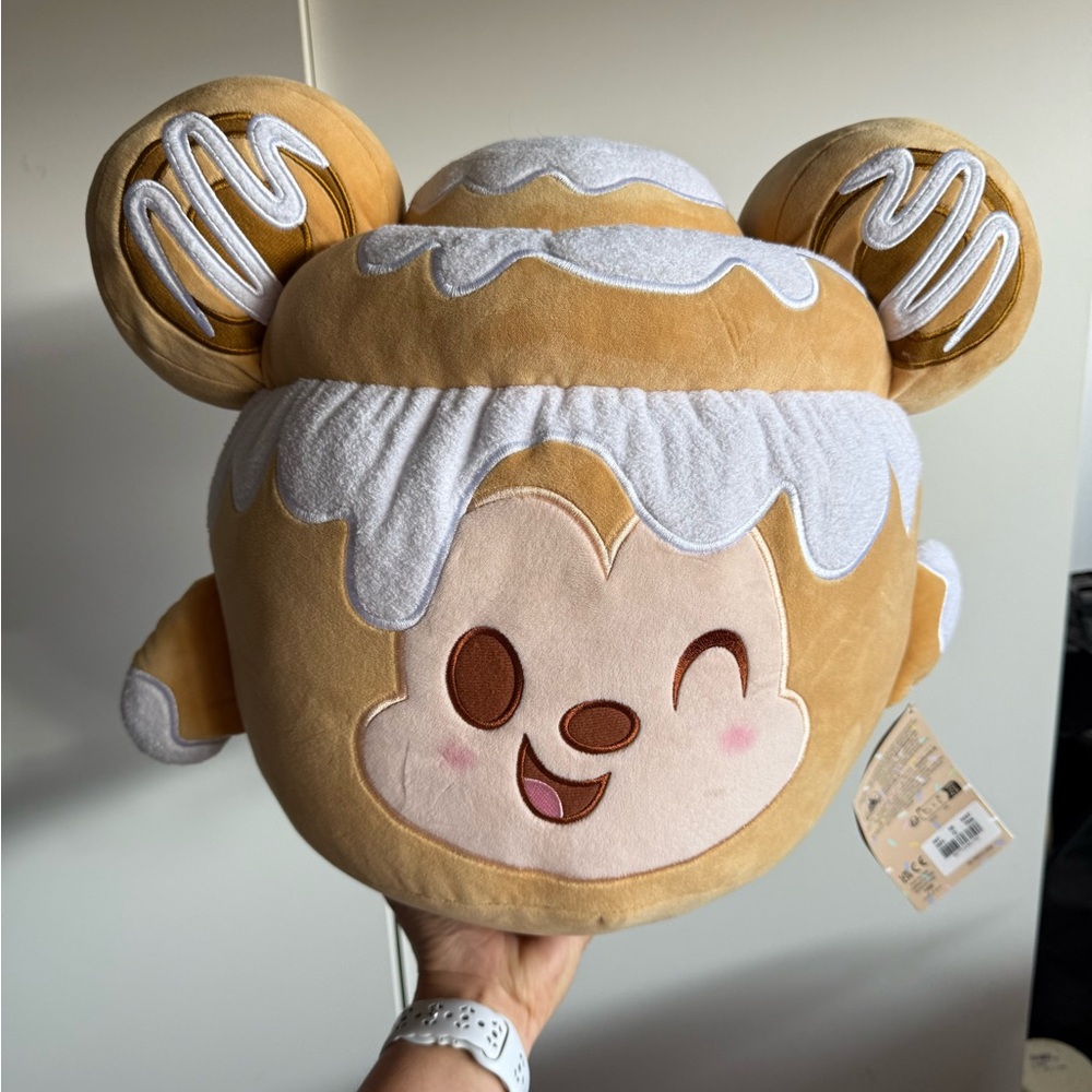 NWT Disney Munchlings Cinnamon Swirl Bun Mickey Mouse 14.5”